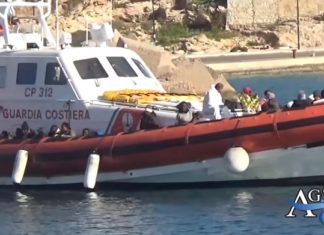 Migranten bestormen Lampedusa: Meer dan 150 in een paar uur – Burgemeester: “Zeer ernstige situatie”