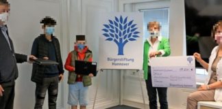 Duitsers gingen weer met lege handen naar huis: 100 gloednieuwe laptops voor illegalen in Duitsland