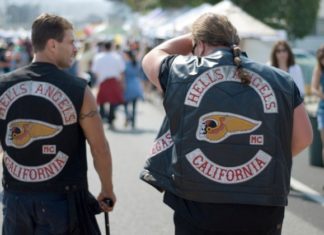 Hells Angels verjagen ANTIFA uit stad