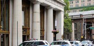 Bijna 300 NYPD politieagenten opgestapt als gevolg begrotingsbesnoeiingen