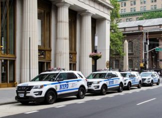 Bijna 300 NYPD politieagenten opgestapt als gevolg begrotingsbesnoeiingen