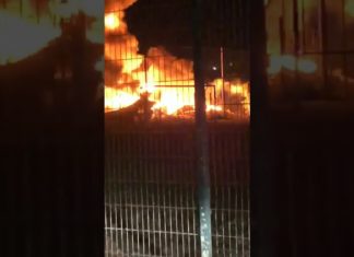 Woede escaleert op Lampedusa: migrantenboten in brand gestoken