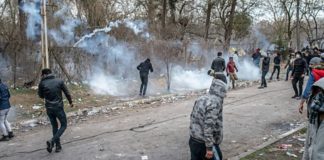 Illegalen bestormen de Italiaanse grenzen – politie bekent: We zijn machteloos