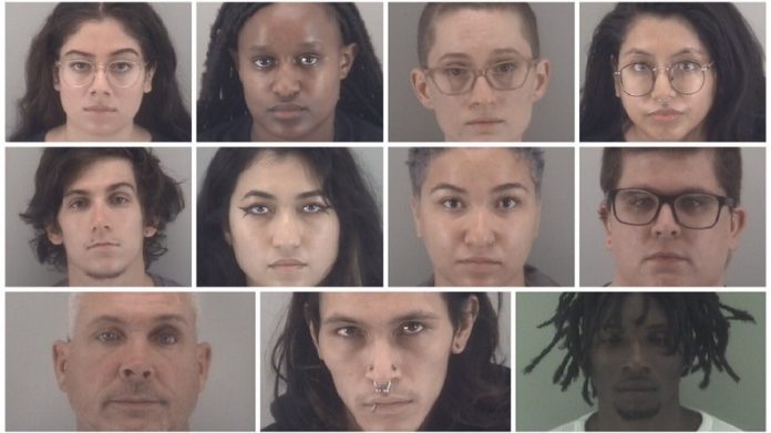 De White Power-beweging krijgt de schuld van de BLM-rellen