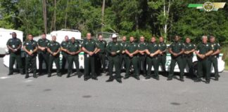 Florida sheriff waarschuwt Antifa en BLM dat hij “elke legale wapenbezitter in zijn gemeente tot hulpsheriff benoemt indien dat nodig is”