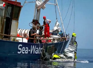 NGO-schip smokkelde door Corona geïnfecteerde illegale migranten – in beslag genomen door Italië