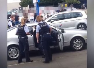 Migrant ontsnapt aan zeven (!) Duitse politieagenten