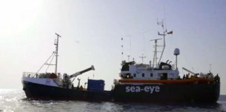 “Alan Kurdi” eist toestemming om de haven van Lampedusa binnen te varen – Italiaanse kustwacht: “Ga naar Duitsland”
