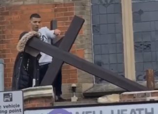 Bontkraagje asielzoeker ontheiligt christelijke kerk in Londen