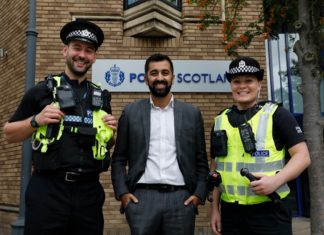 Pakistaanse moslim creëert nieuwe wet in Schotland, criminaliseert gebruik van “haatspraak” thuis in de huizen van mensen