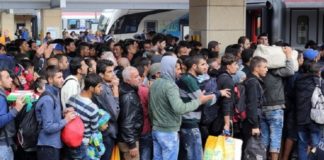 ‘De zelfmoord van Europa’ – Het historische EU-migratiepact trad gisteren in werking terwijl de verdeeldheid toeneemt