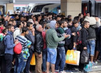 ‘De zelfmoord van Europa’ – Het historische EU-migratiepact trad gisteren in werking terwijl de verdeeldheid toeneemt
