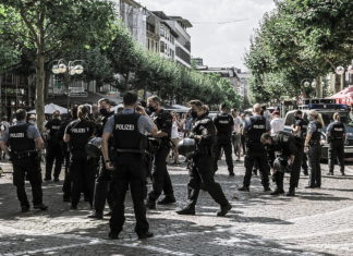 Linkse meute probeerde Coronademonstranten te vermoorden