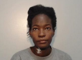 Illegale migrant stak vrouw 30 keer met mes 2 dagen vóór de geplande deportatie: “Ik ga niet terug”