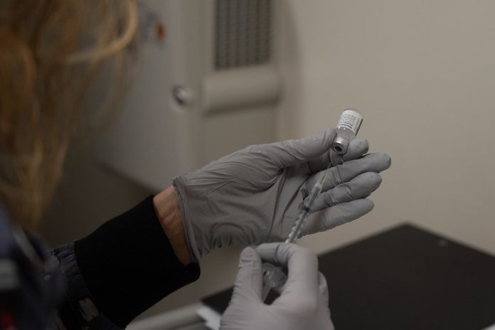 Covid-19 Corona injectie vaccin