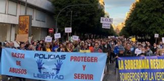 “Politie voor Vrijheid”: Spaanse politieagenten demonstreren tegen de Corona lockdowns en mondkapjes
