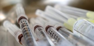 Professor toxicologie: gedwongen Coronavaccinatie is “opzettelijk lichamelijk letsel” toebrengen