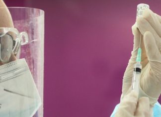 Biontech/Pfizer-vaccin fabrikant: Covid-19 zal “de komende 10 jaar bij ons blijven”