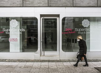 Wetenschapper vernietigt de Corona-sprookjes van regeringen en elites