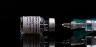 Pfizer waarschuwt gevaccineerde mannen om geen seks te hebben met vrouwen in de vruchtbare leeftijd