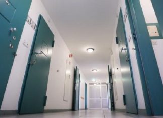 In Duitsland’s maximaal beveiligde Coronagevangenis voor quarantaineovertreders