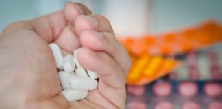 Terwijl de burgers lijden, wordt Big Pharma machtiger en rijker