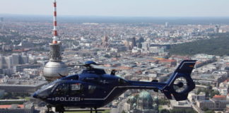 Duits links-groene regime zet politiehelikopter in tegen spelende kinderen
