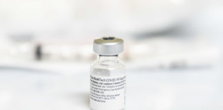 Talrijke Europese ziekenhuizen schorten vaccinaties voor hun personeel op wegens bijwerkingen