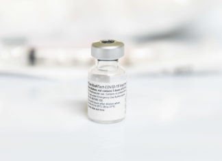 Talrijke Europese ziekenhuizen schorten vaccinaties voor hun personeel op wegens bijwerkingen