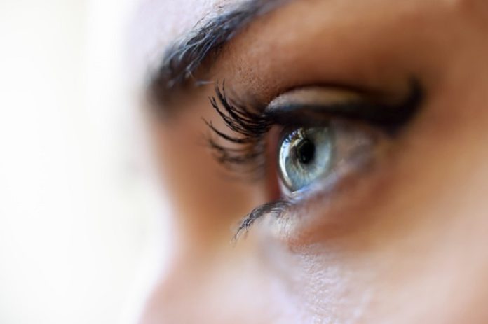 blue-eye-close_1139-517 oog freepik
