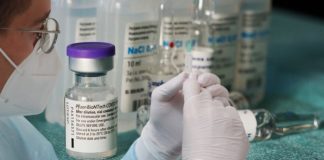 38 “volledig gevaccineerde” mensen testen positief op COVID-19