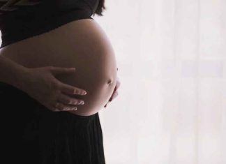 Miskramen schieten in zes weken met 366% omhoog als gevolg van COVID vaccins