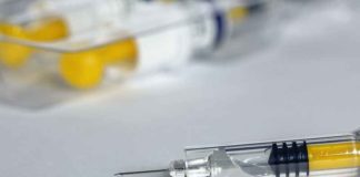 Israëlische premier Netanyahu zegt nu dat burgers elke zes maanden gevaccineerd moeten worden