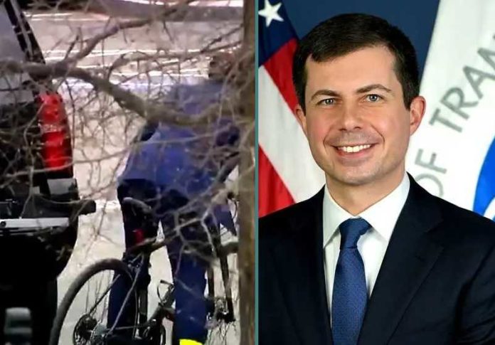 Biden's minister van Transport onthult als milieubewust bedrieger-light