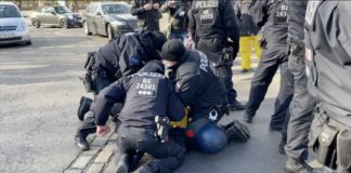 Boksers in uniform – hoe de Duitse politie vreedzame Corona-demonstranten betogers sloeg