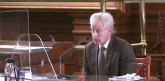 Eminent professor: mainstream media censureerden COVID-19 vroege behandelingsopties die dodental met 85% hadden kunnen verminderen