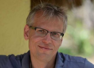 Harvard vaccinexpert legt uit waarom COVID-vaccin NIET nodig is voor veel mensen, en “daagt” andere deskundigen uit om het tegendeel te bewijzen