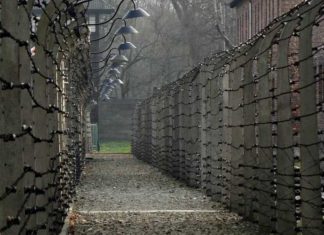 Globalistische volgende zet in het marxistische draaiboek: de ongevaccineerden uitbannen zoals Hitler de Joden uitbanden