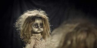 Wereldberoemde acteur schokt publiek: “Ze halen adrenochroom uit doodsbange kleine kinderen”