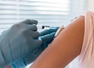 5.800 volledig gevaccineerde Amerikanen hebben COVID-19 opgelopen, 74 doden