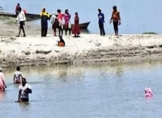 200 Indiase dorpelingen springen in rivier om COVID-19 vaccinatie te ontlopen
