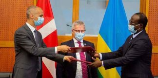 Denemarken gaat asielzoekers naar migrantenkampen in Rwanda sturen – overeenkomst getekend