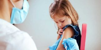 Verlamming, stuiptrekkingen, dood: zo gevaarlijk kan het COVID-19 ‘vaccin’ voor kinderen zijn