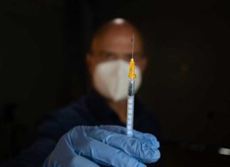Vaccinatieregime laat definitief masker vallen: ook “herstelde” mensen worden gedwongen tot vaccinatie
