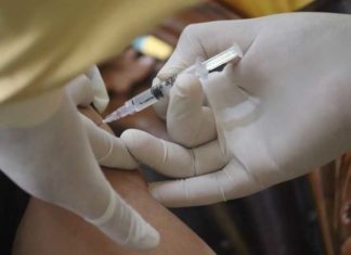 Arts waarschuwt voor plannen van elite om traditionele vaccins in het geheim te vervangen door dodelijker mRNA