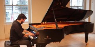 Slechts een klein prikje – en de fantastische pianospeler (42) was dood