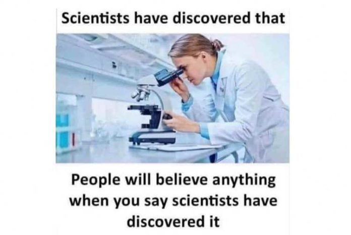 Scientist-vaccin front