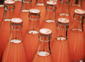 Kinderen gebruiken limonade om een positieve COVID-test te faken – en spijbelen