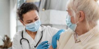 Het risico waard? Drie- en viervoudig gevaccineerde mensen hebben “geen antilichamen”