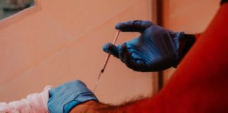 Dr. Shoemaker: Covid “vaccins” zijn de echte reden dat mensen deze winter ziek zijn en in het ziekenhuis liggen (Interview)